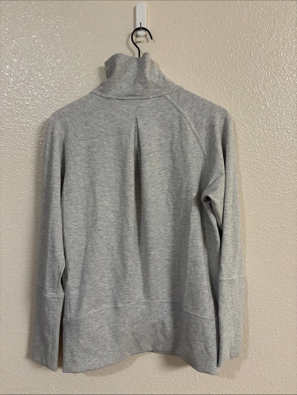 LULULEMON High Lines Pull Over in Heathered core ultra light grey